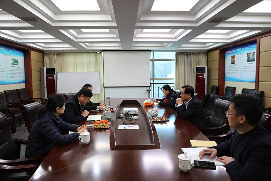 市人大黨組副書記、副主任施根寶蒞臨公司考察.JPG